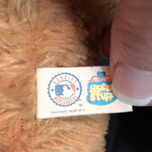 Cincinnati Reds bear with cap and logo - Picture 6 of 6